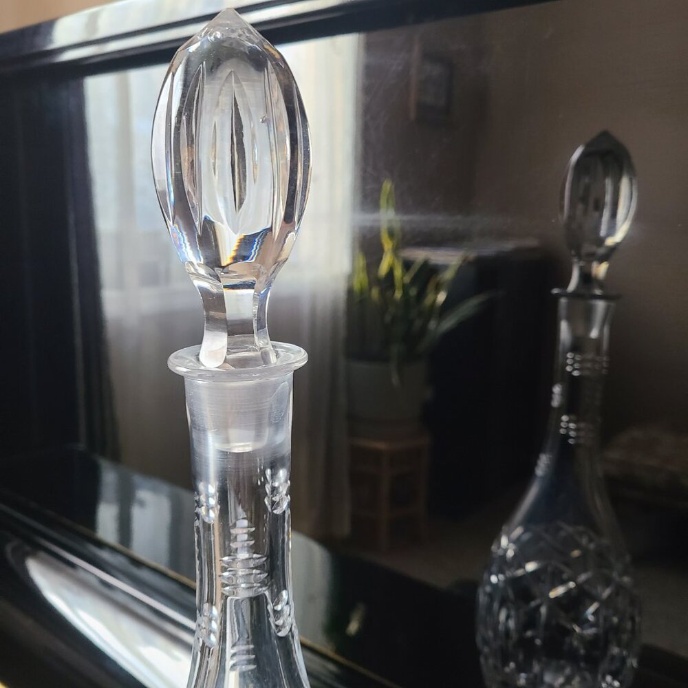 Tall crystal carafe wine decanter. - Picture 3 of 7